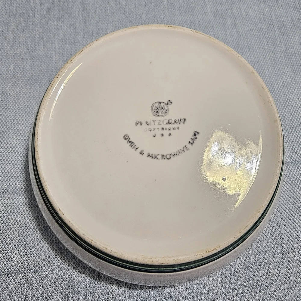 Pfaltzgraff Ocean Breeze Lg. Round Casserole 2 QT Baking Stoneware USA Cream 9